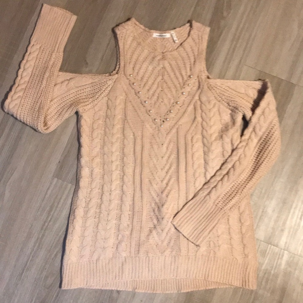 Embossed Beautiful open shoulders pink sweater
